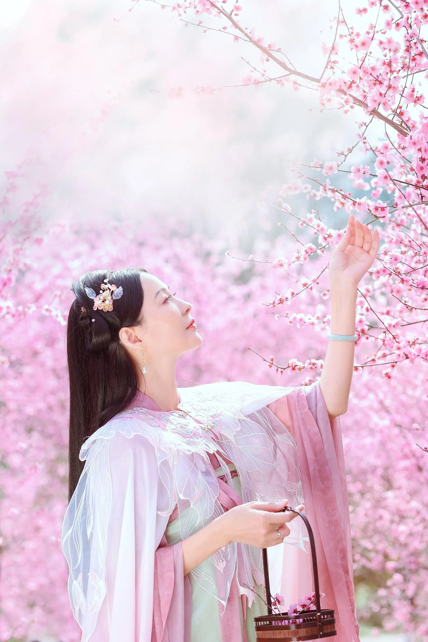 [艺图语] 2022.05.31 暖春樱色 莲 [38P]插图2